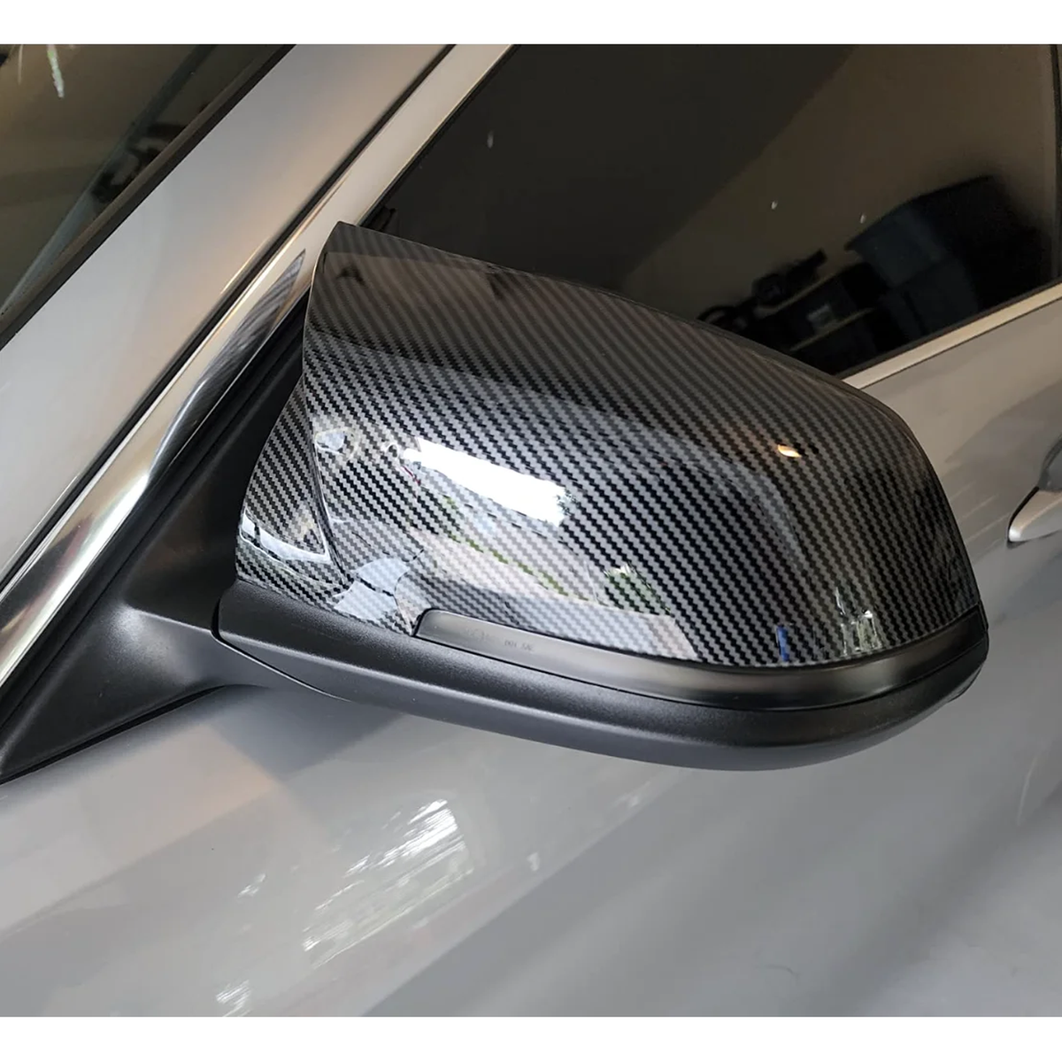 Außenspiegel Abdeckkappen passend für BMW 1er / 2er / 3er / 4er / X1 E84 F20 F21 F22 – Einbau am Fahrzeug 2
